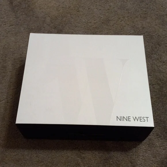 NINE WEST PLATFORM CHELSEA Doleas Boots, Size 10/11 - Picture 7 of 11